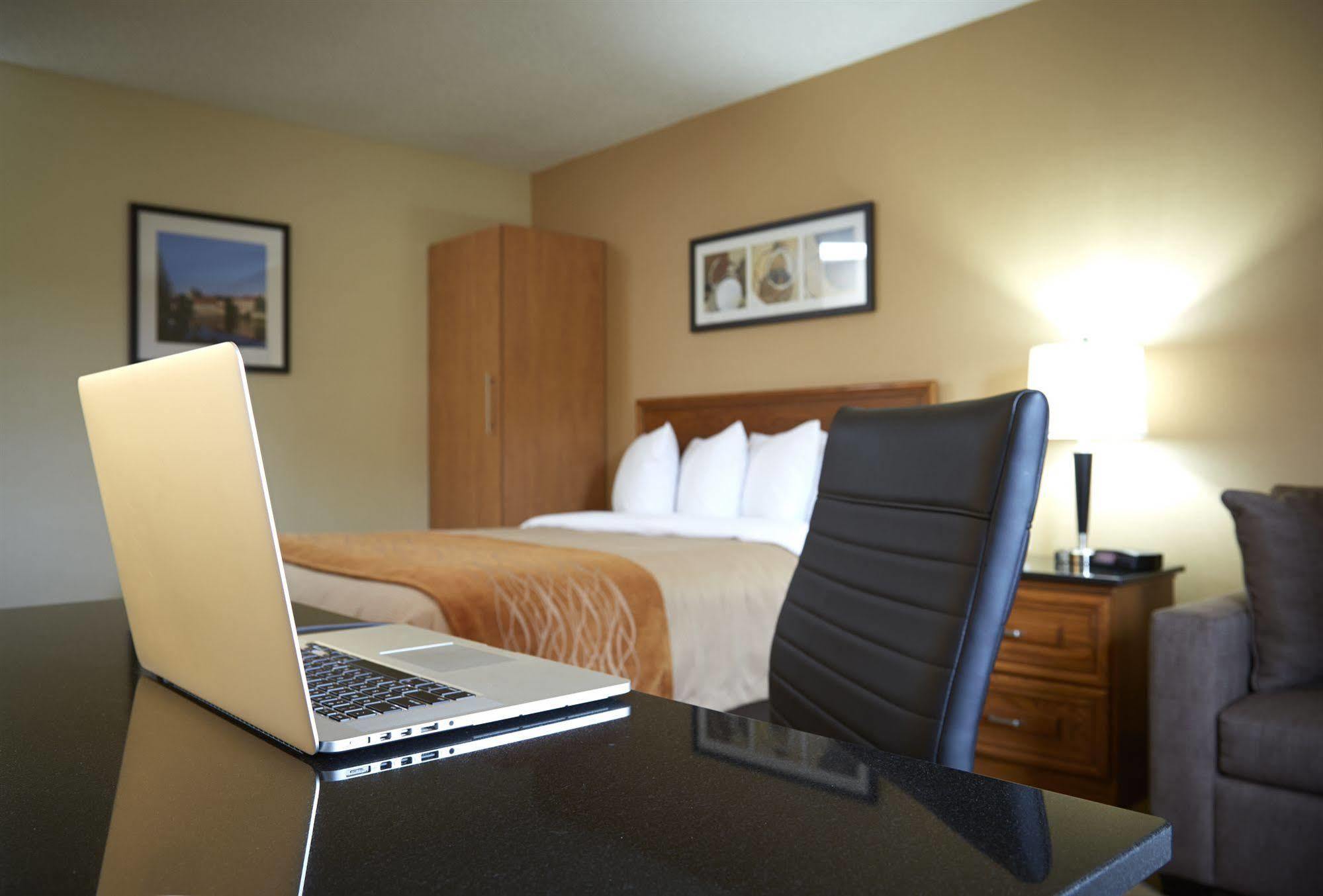 Comfort Inn Pembroke Kültér fotó